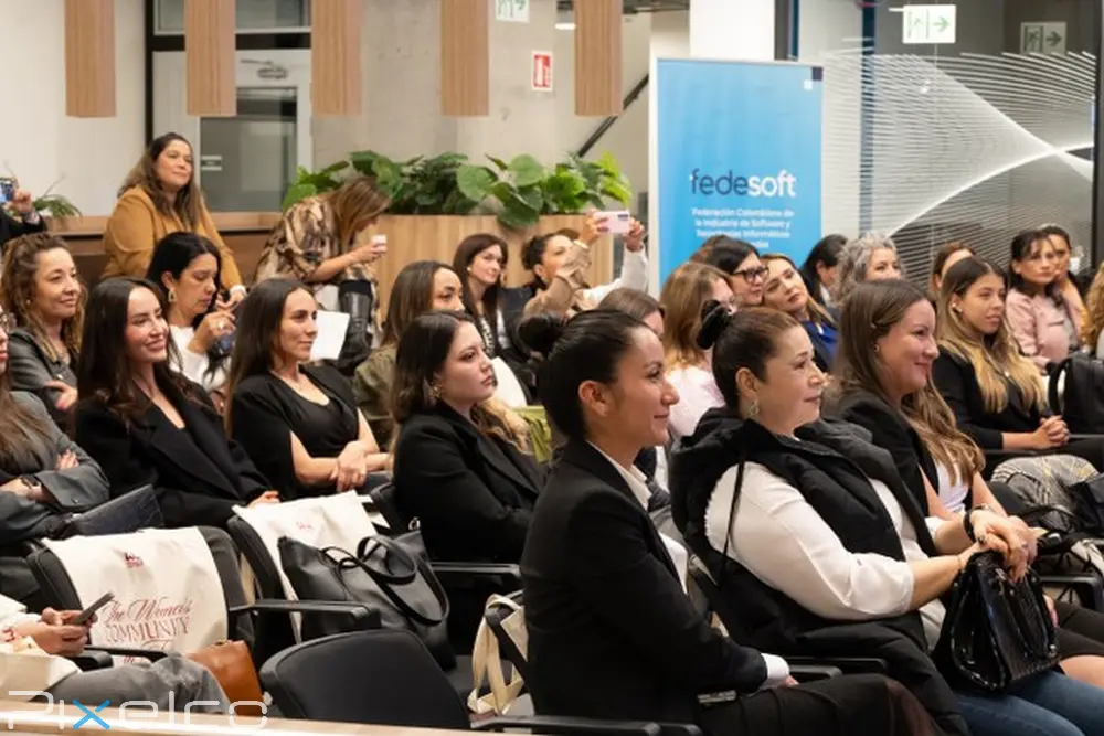 womenize pixelco 07
