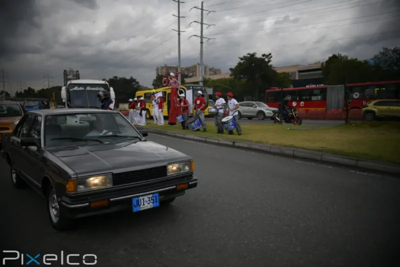 nissan pixelco 24