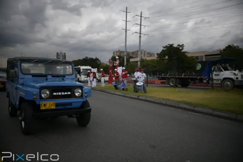 nissan pixelco 25