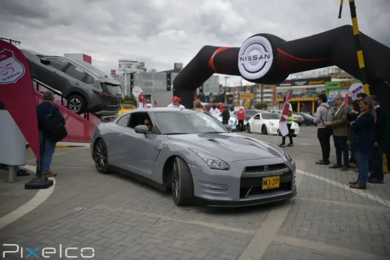 nissan pixelco 37