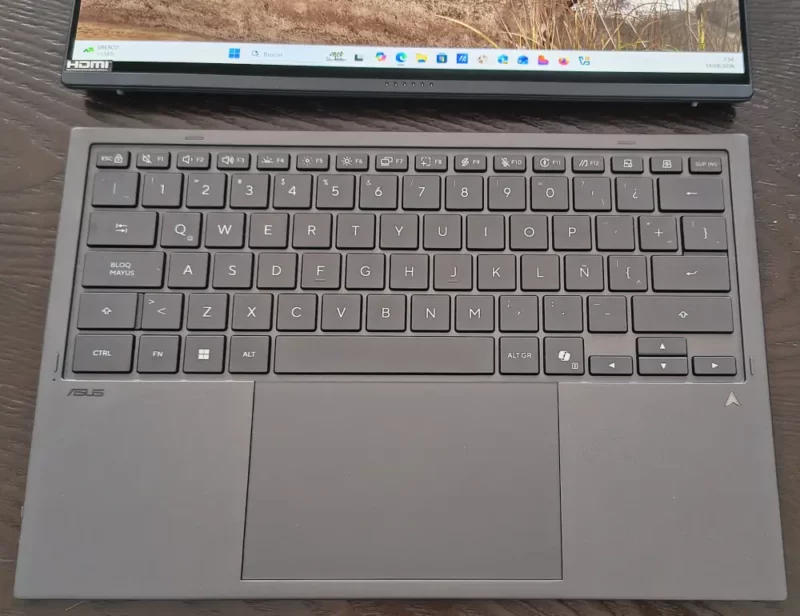 asus zendbook teclado